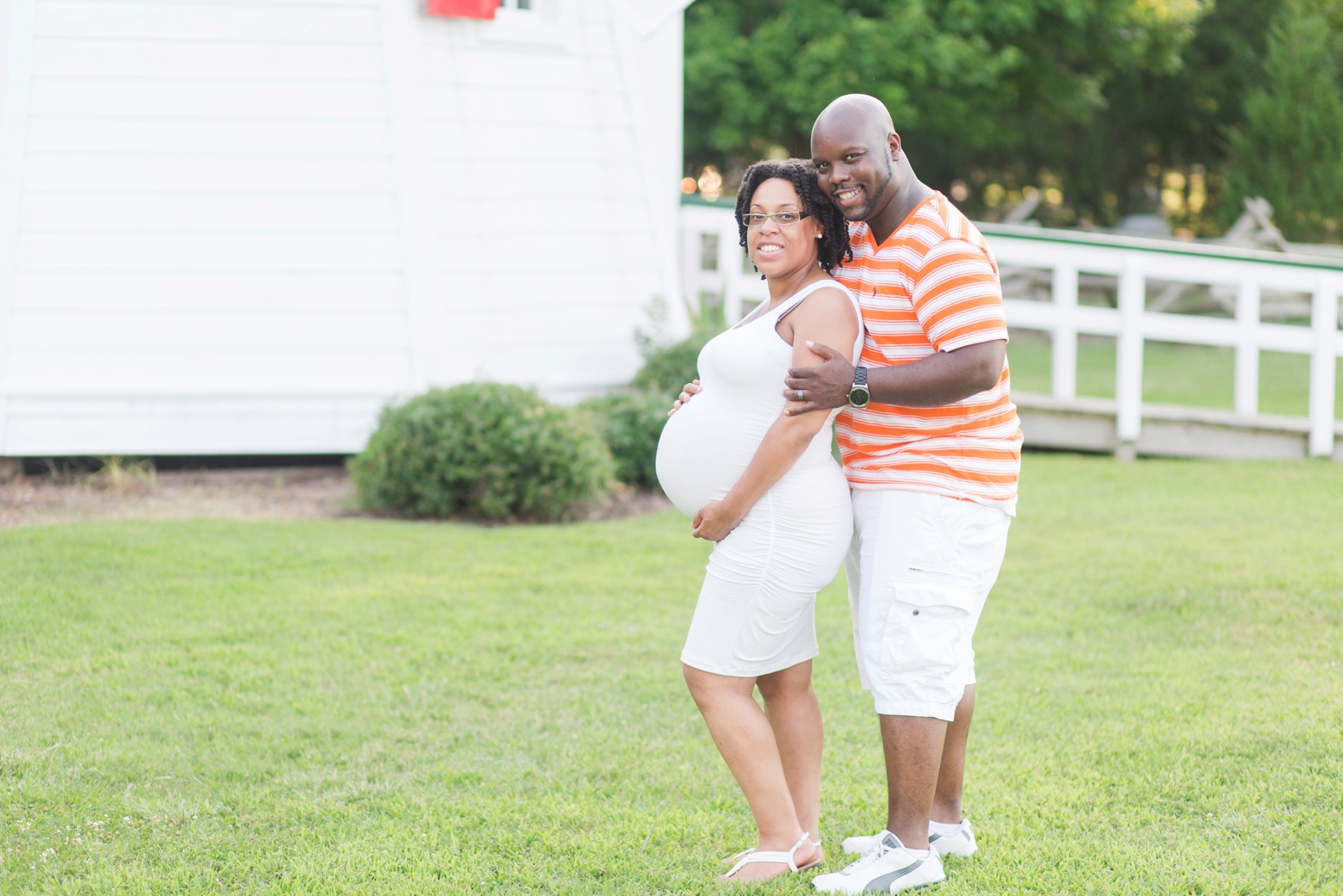 Yorktown Beach Maternity Photography by Angie McPherson Photography